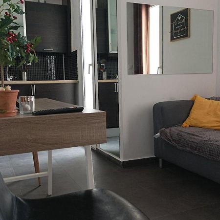 Myron Apartments Atene Esterno foto