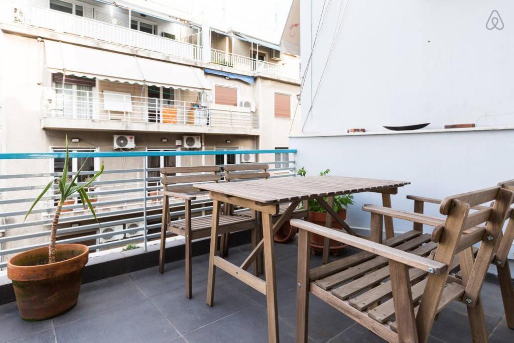 Myron Apartments Atene Esterno foto