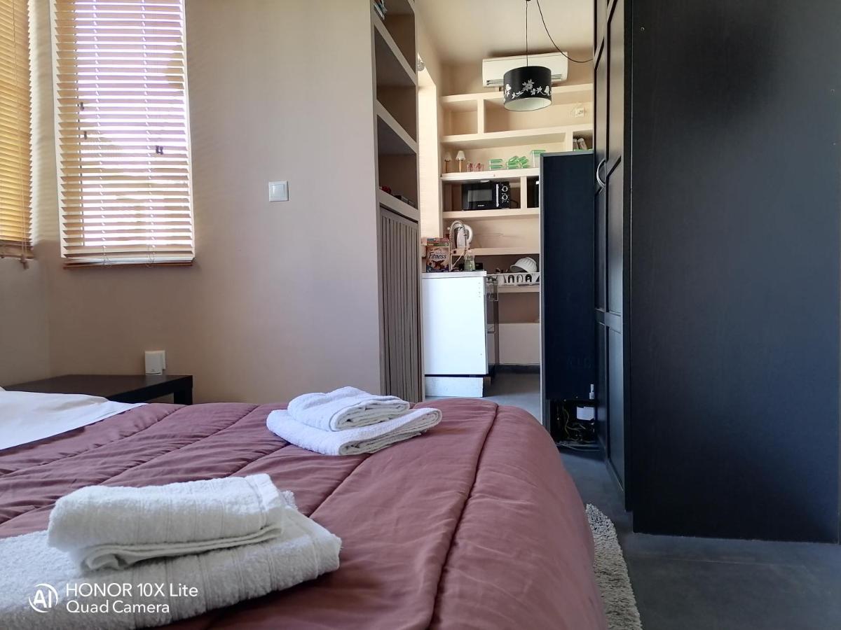 Myron Apartments Atene Esterno foto