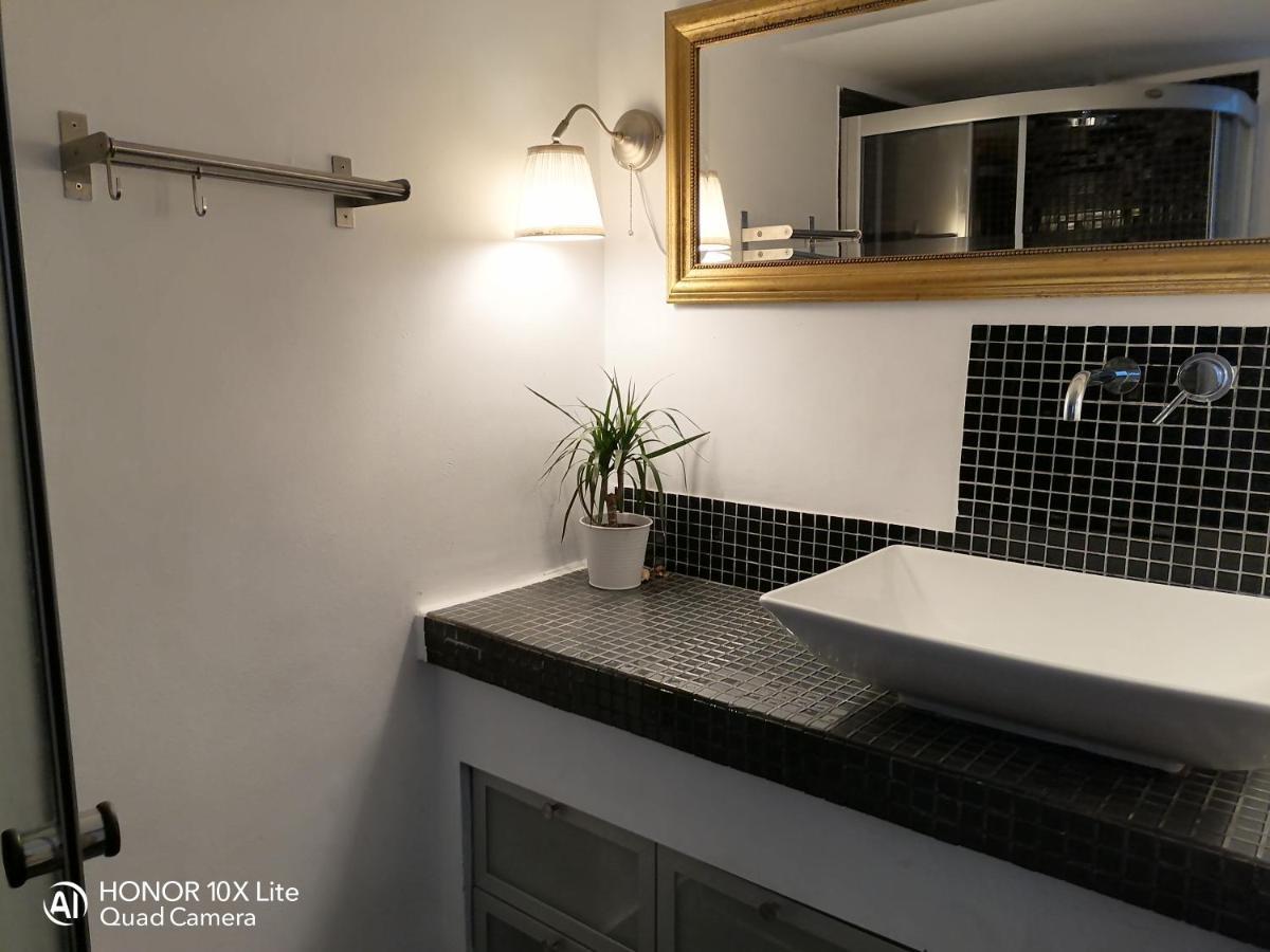 Myron Apartments Atene Esterno foto