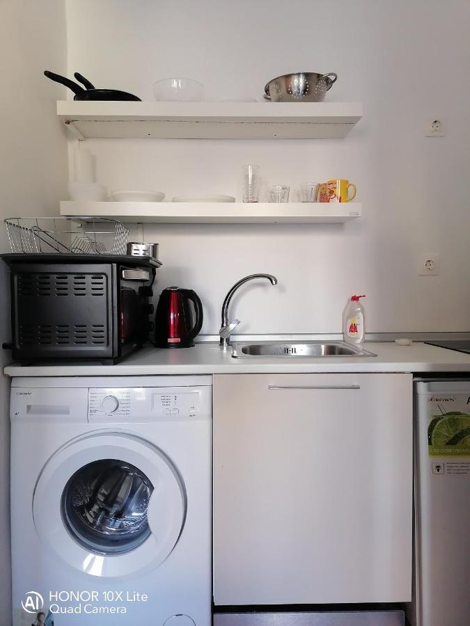 Myron Apartments Atene Esterno foto