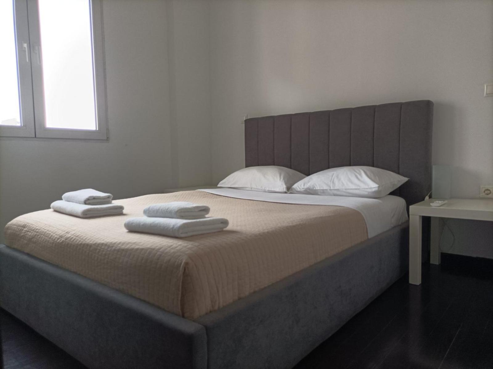 Myron Apartments Atene Esterno foto