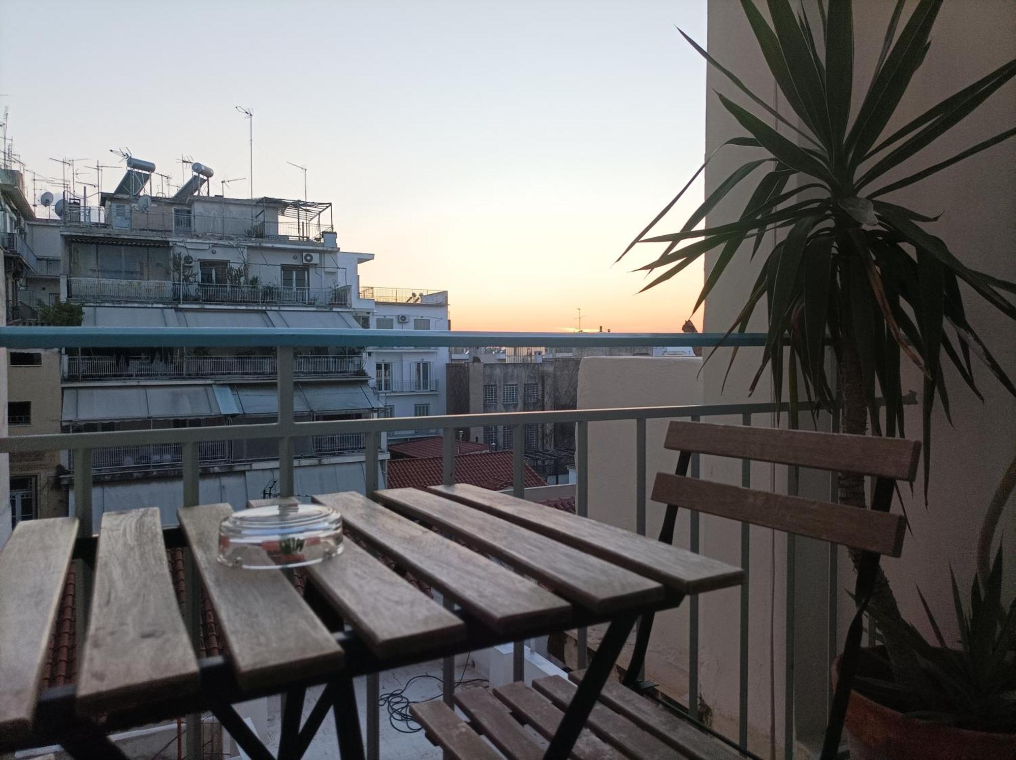 Myron Apartments Atene Esterno foto